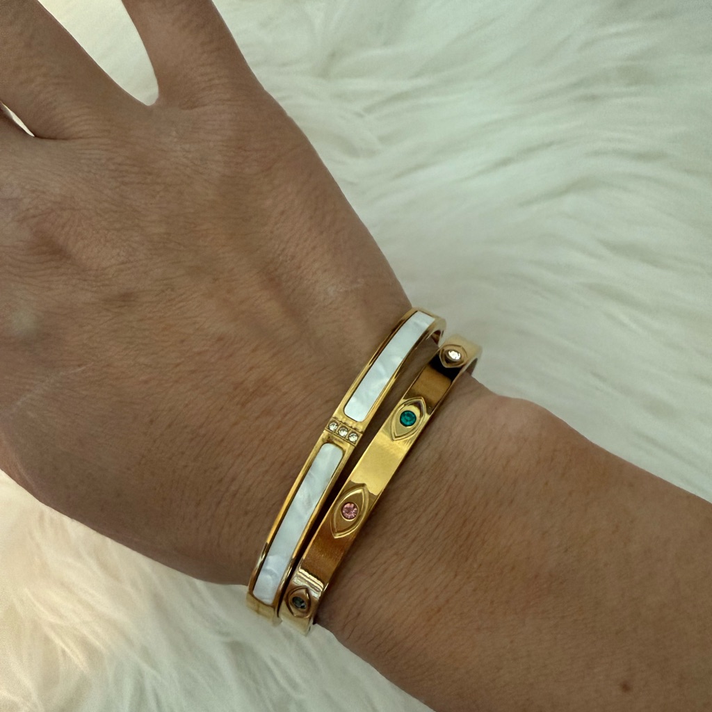 Nwt 18k Plated Gold Bangle Set 52$